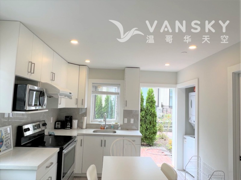 260507234041_Kitchen  dining.jpg